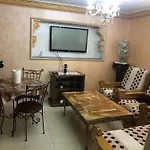 شقة توجد وسط مدينة طنجة و تتوفر على كامل التجهيزات الضرورية خاصةبالعائلات